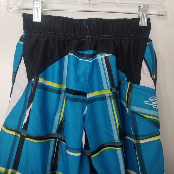 ZeroXposur Plaid Boy's Swim Trunks Size Small (8) - Picture 11 of 12